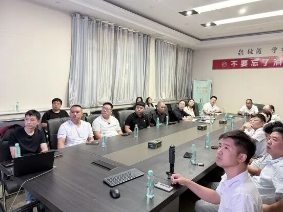宁晋县自媒体协会召开泥坑酒创始110周年盛典宣传预备会