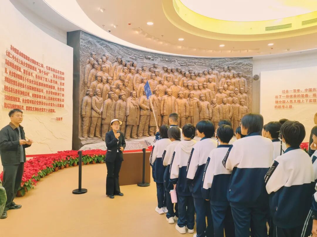 宁晋十四中赴西柏坡开展研学活动